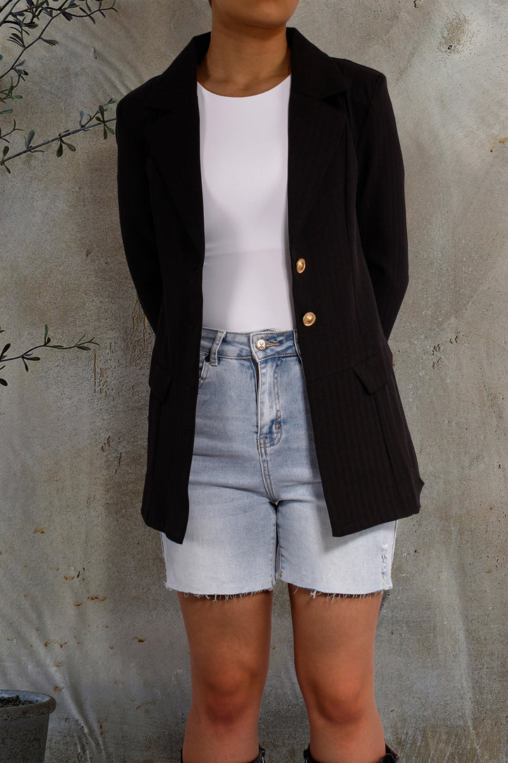 THE CLASSIC BLACK JACKET