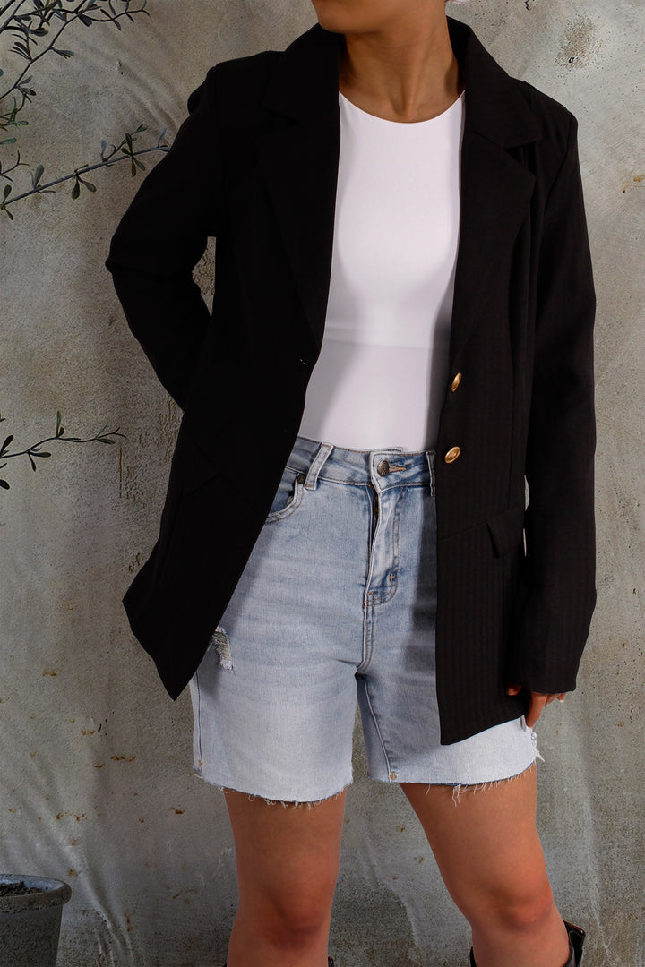 THE CLASSIC BLACK JACKET